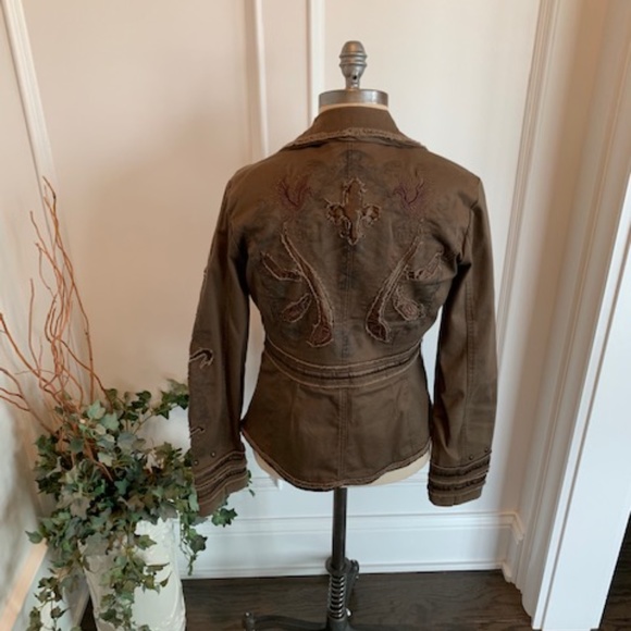 Taheri Beautifully Detailed Utility Jacket - Picture 3 of 16